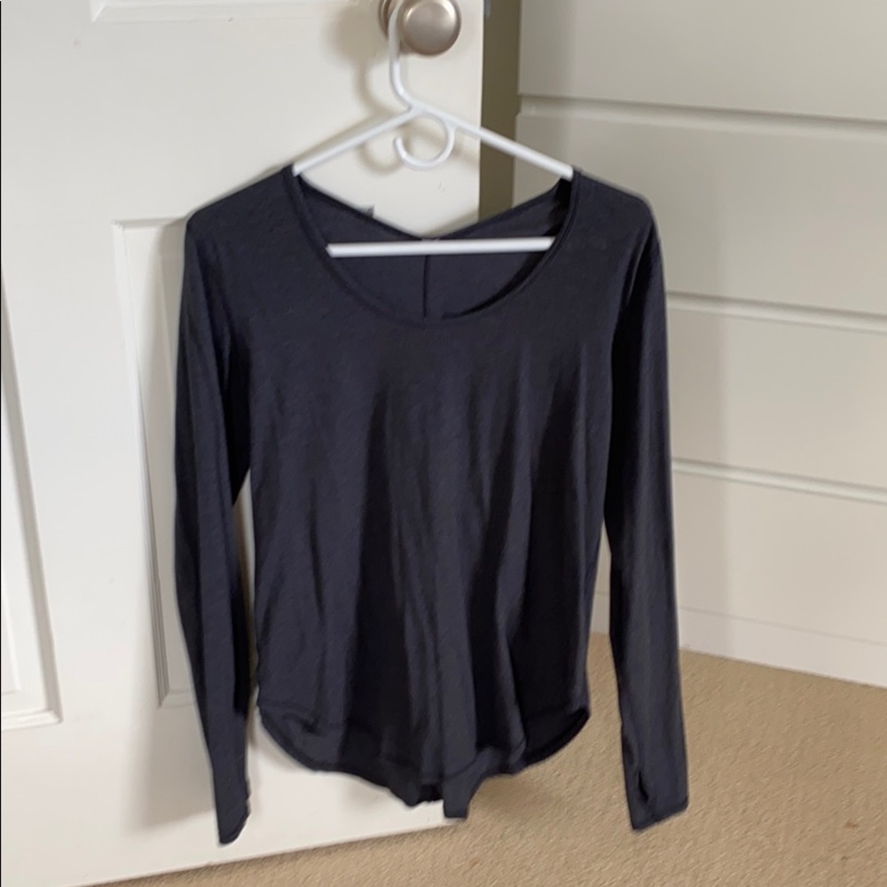 Casual lululemon workout top!